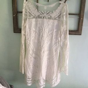 White/ off white lace sleeve dress